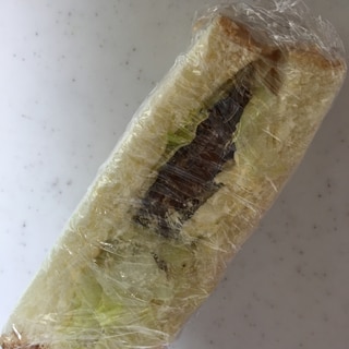 パンネル山食パンでメンチカツの玉子サンド(^○^)